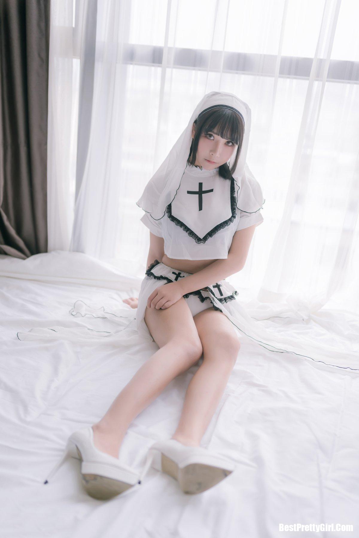 Coser@抱走莫子aa Vol.004 纯白修女 25