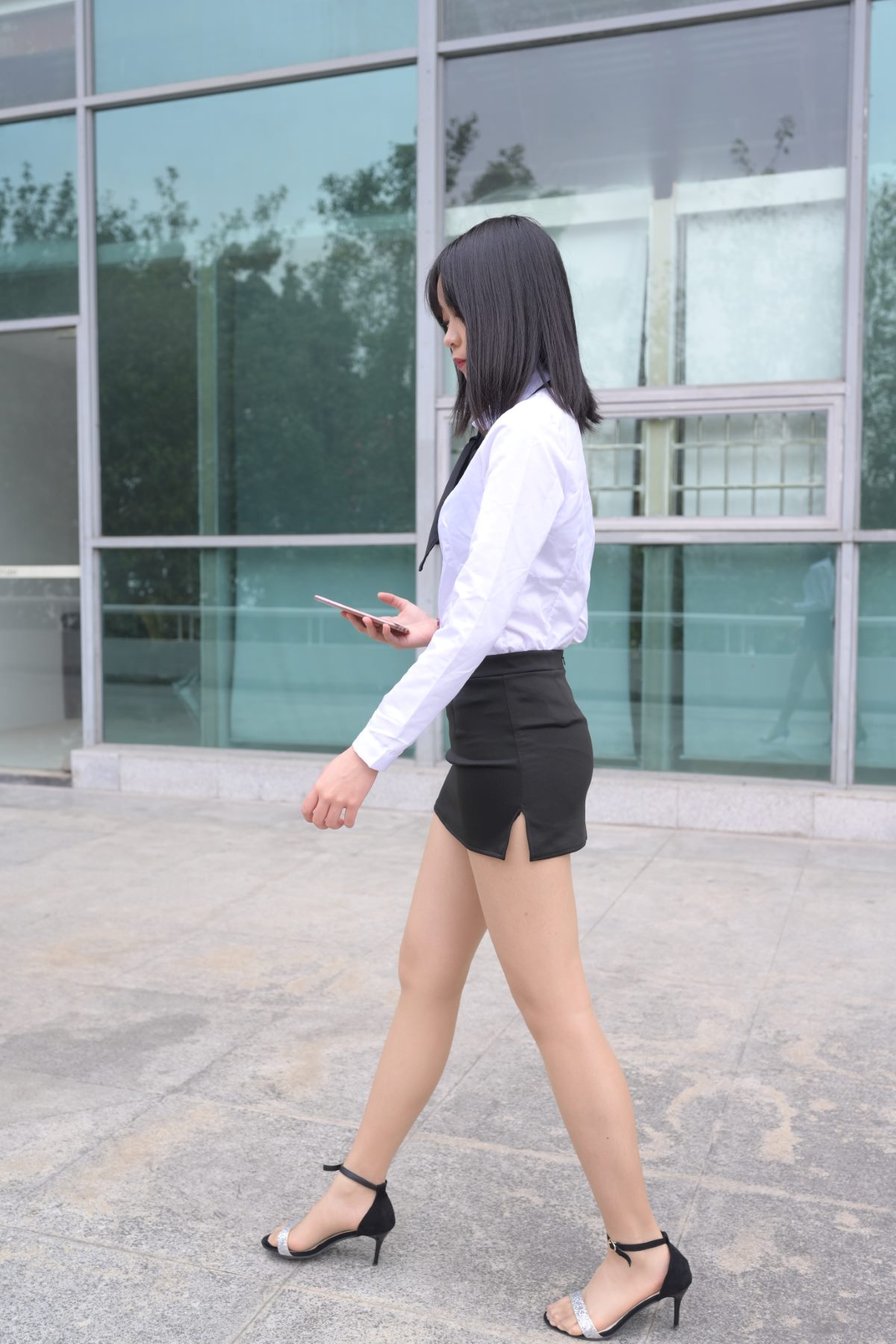 MoJing魔镜街拍 NO 084 程生街拍 商城推销美女长腿肉丝制服 A 057 3683792440.jpg