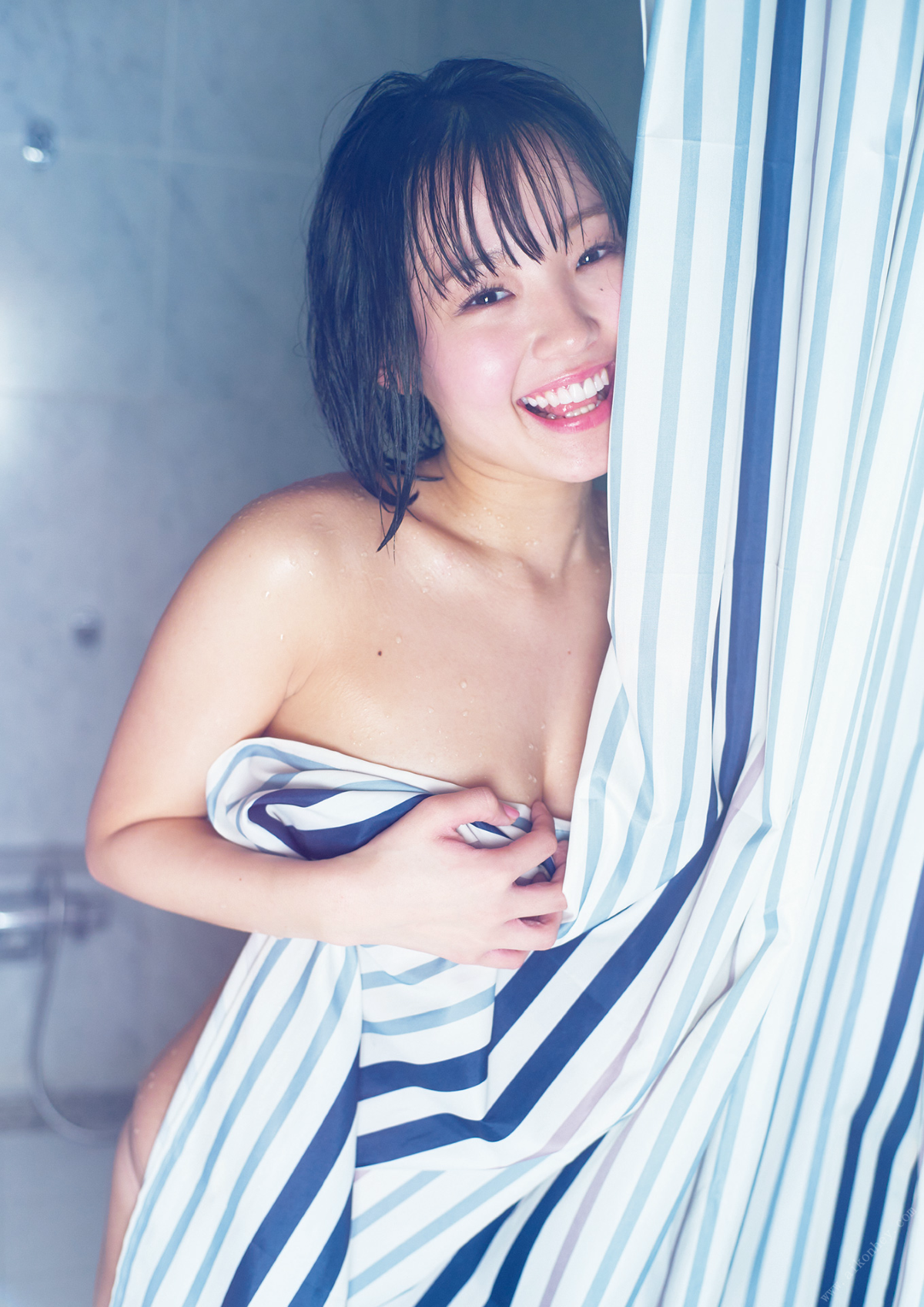 Photobook 2021.06.08 花咲ひより1st写真集 133.jpg