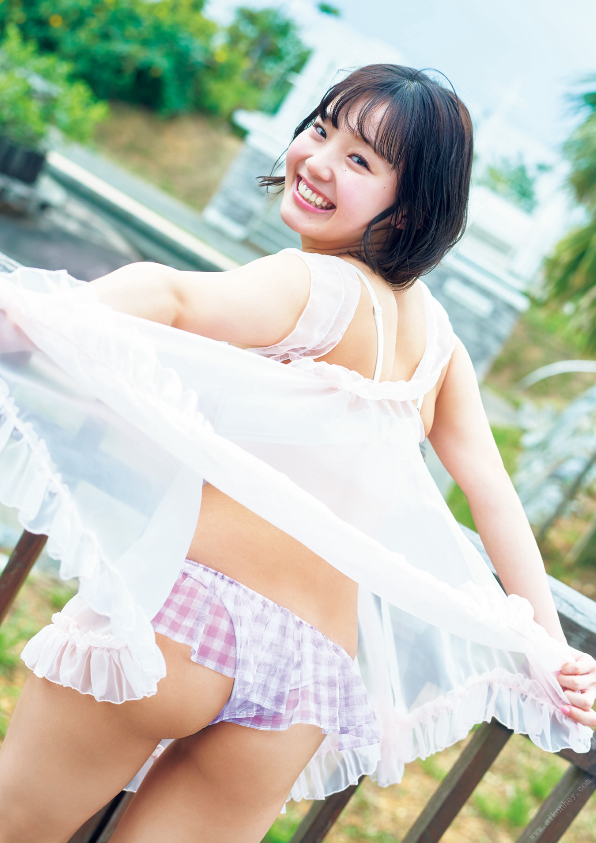 Photobook 2021.06.08 花咲ひより1st写真集 60.jpg