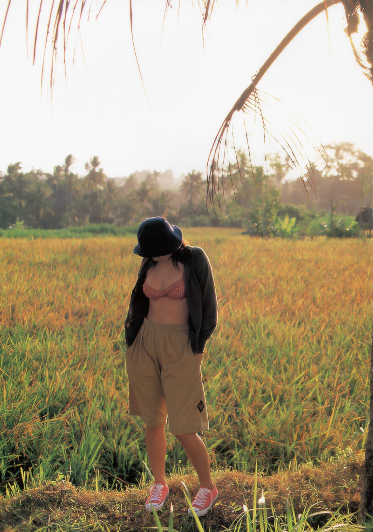 Photobook 綾瀬はるか birth in BALI 連結済 54.jpg