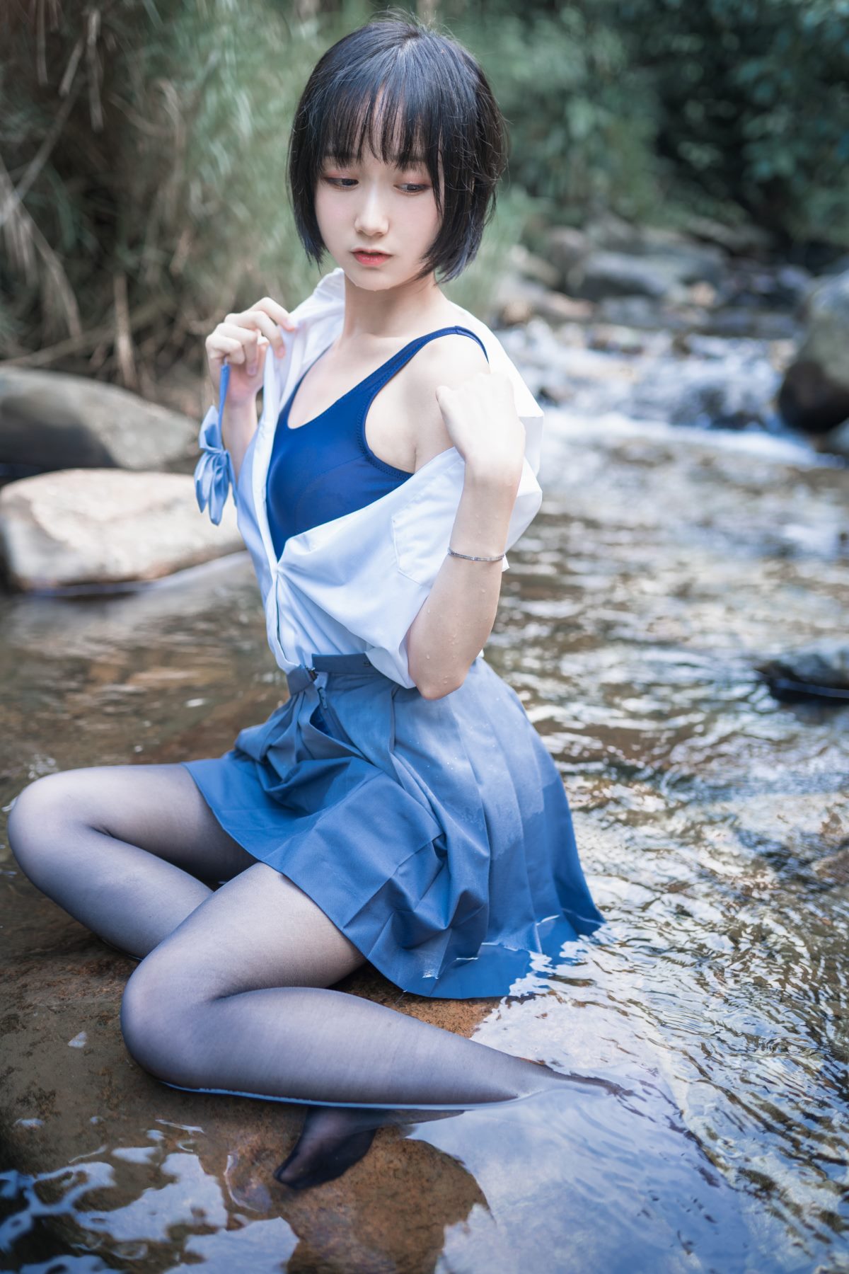 Coser@木绵绵OwO Vol 007 水色溪边制服 0036 3056210491.jpg