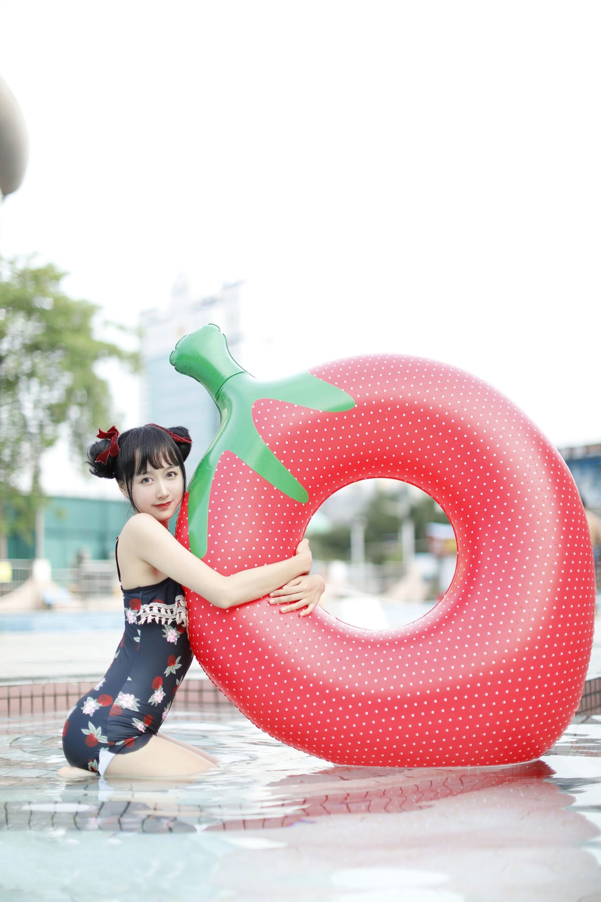 Coser@木绵绵OwO Vol 022 草莓泳衣 0010 2496730174.jpg