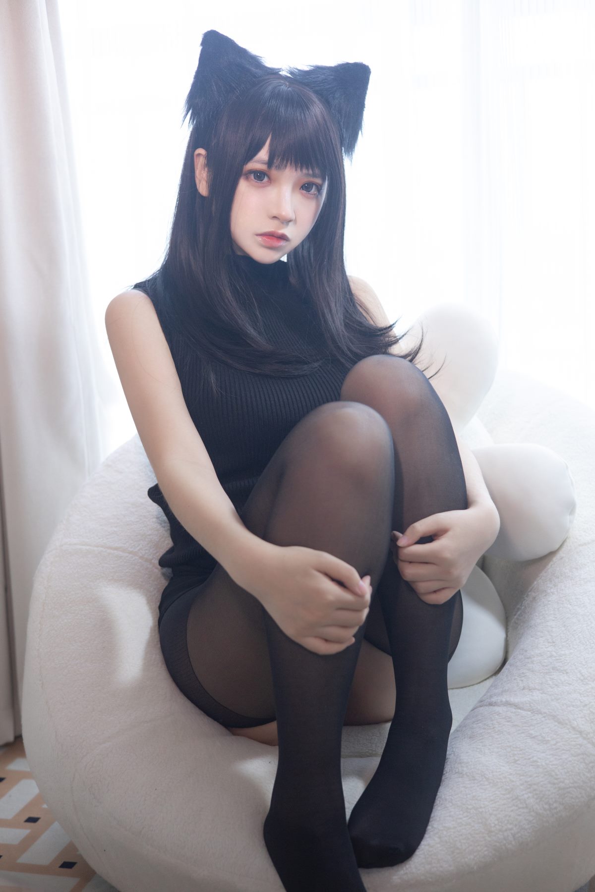 Coser@疯猫ss Vol 079 2022新春生日本01 黑毛衣少女 0001 1744353442.jpg