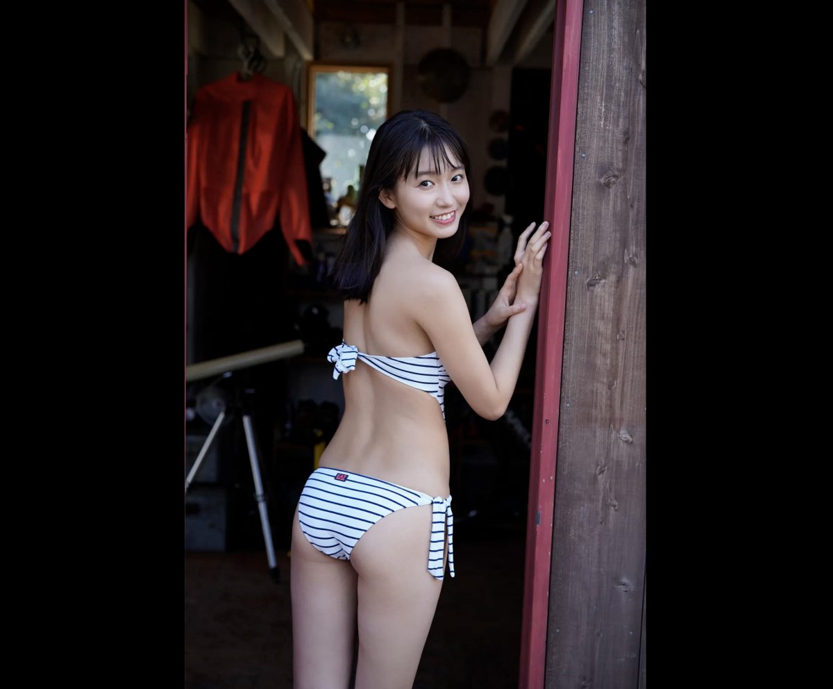 FRIDAY Digital Photobook 2020 09 25 Nene Shida 志田音々 Healing Chastity Bikini 癒やしの純潔ビキニ 0011 1969856675.jpg