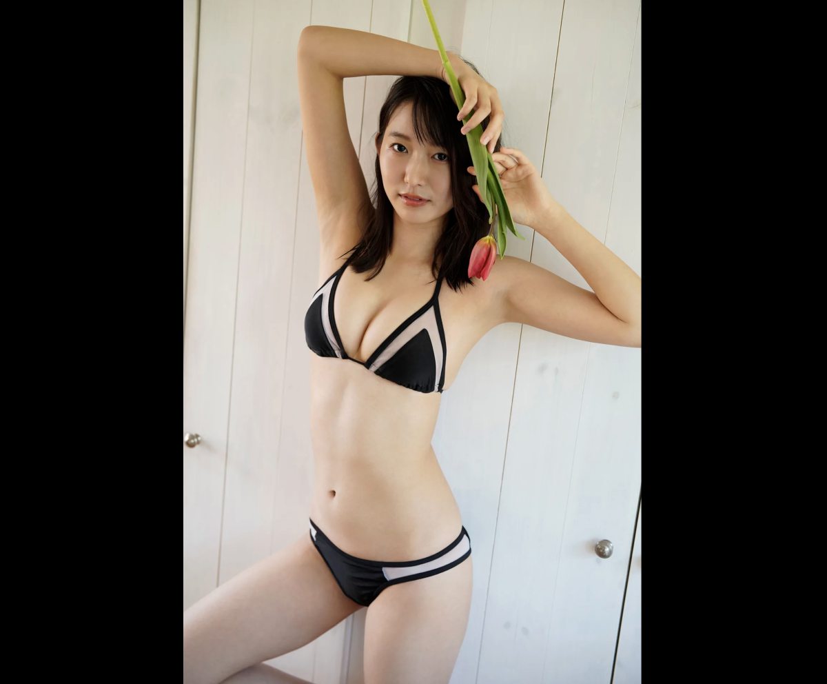 FRIDAY Digital Photobook 2020 09 25 Nene Shida 志田音々 Healing Chastity Bikini 癒やしの純潔ビキニ 0053 6767505876.jpg