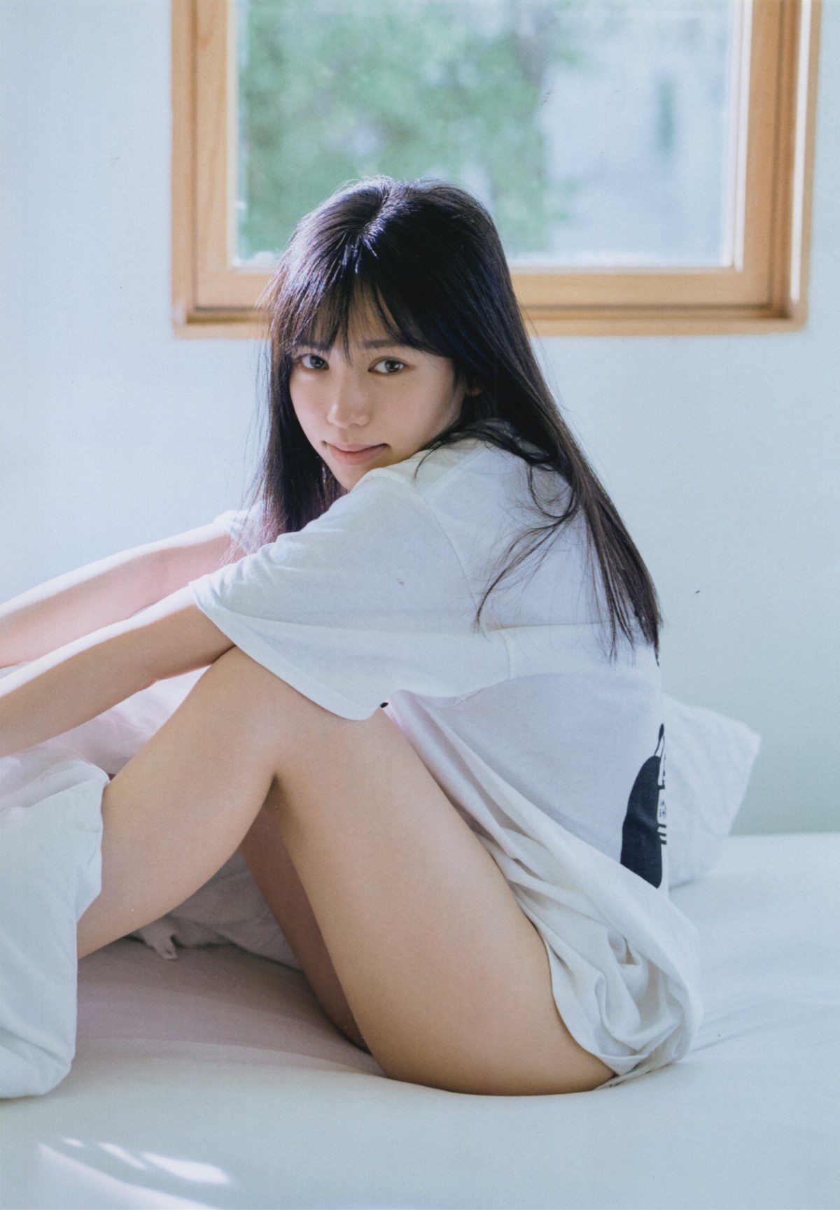 Photobook 2021 12 17 Hirona Unjo 運上弘菜 WHITE 00068 4528479540.jpg