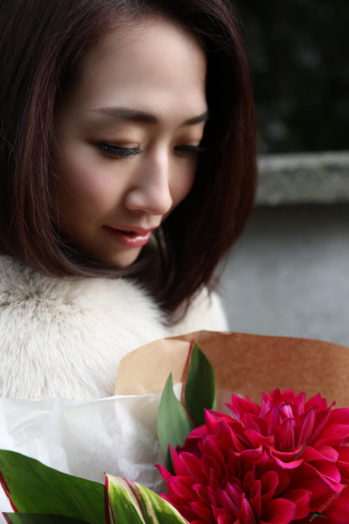 Post Digital Photo 2019 10 28 Kana Mito 水戸かな A Person Who Loves Flowers 花を愛でる人 00102 8378865143.jpg