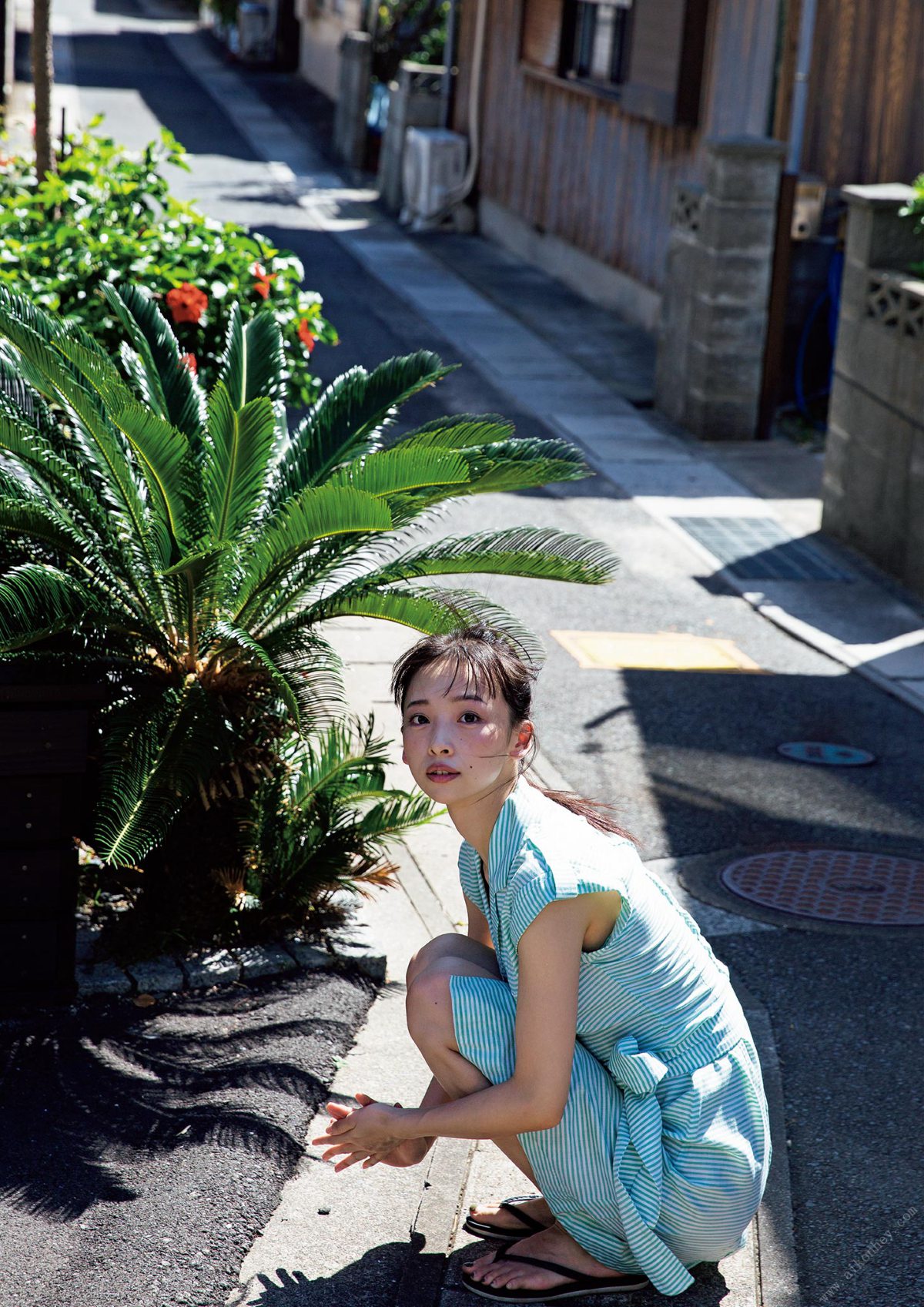 Monthly Photobook Asuka Hanamura 華村あすか Now 今 2022 02 05 0004 9861179838.jpg