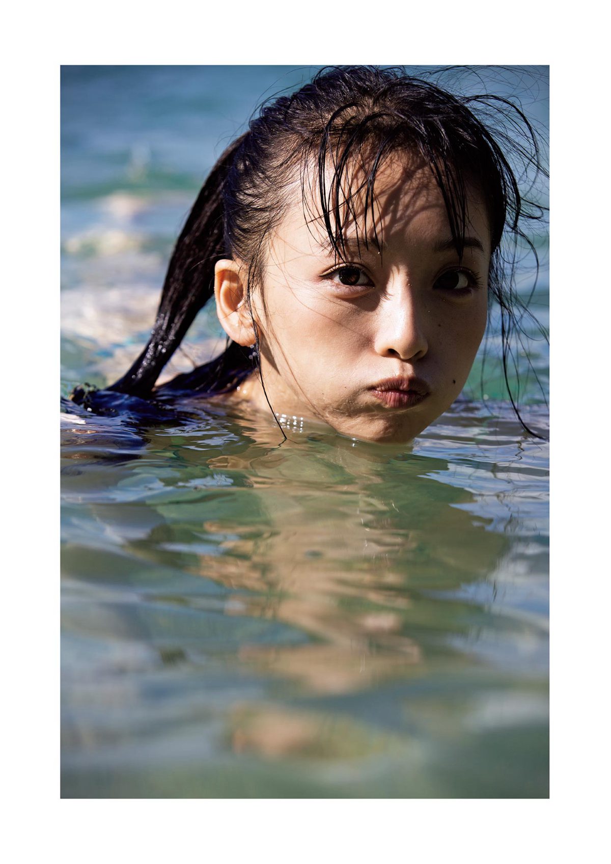 Monthly Photobook Asuka Hanamura 華村あすか Now 今 2022 02 05 0099 7088835561.jpg