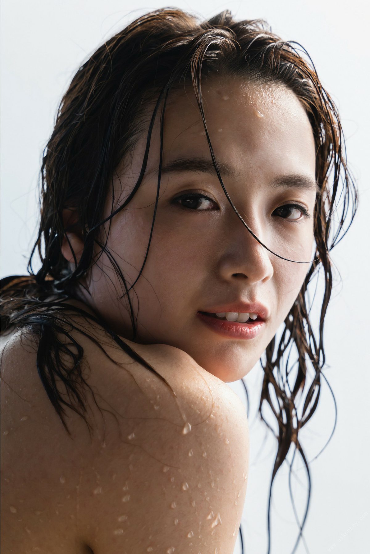 Photobook Ai Mukai 向井藍 Face to face 見つめあい 2021 08 13 0074 9938338373.jpg