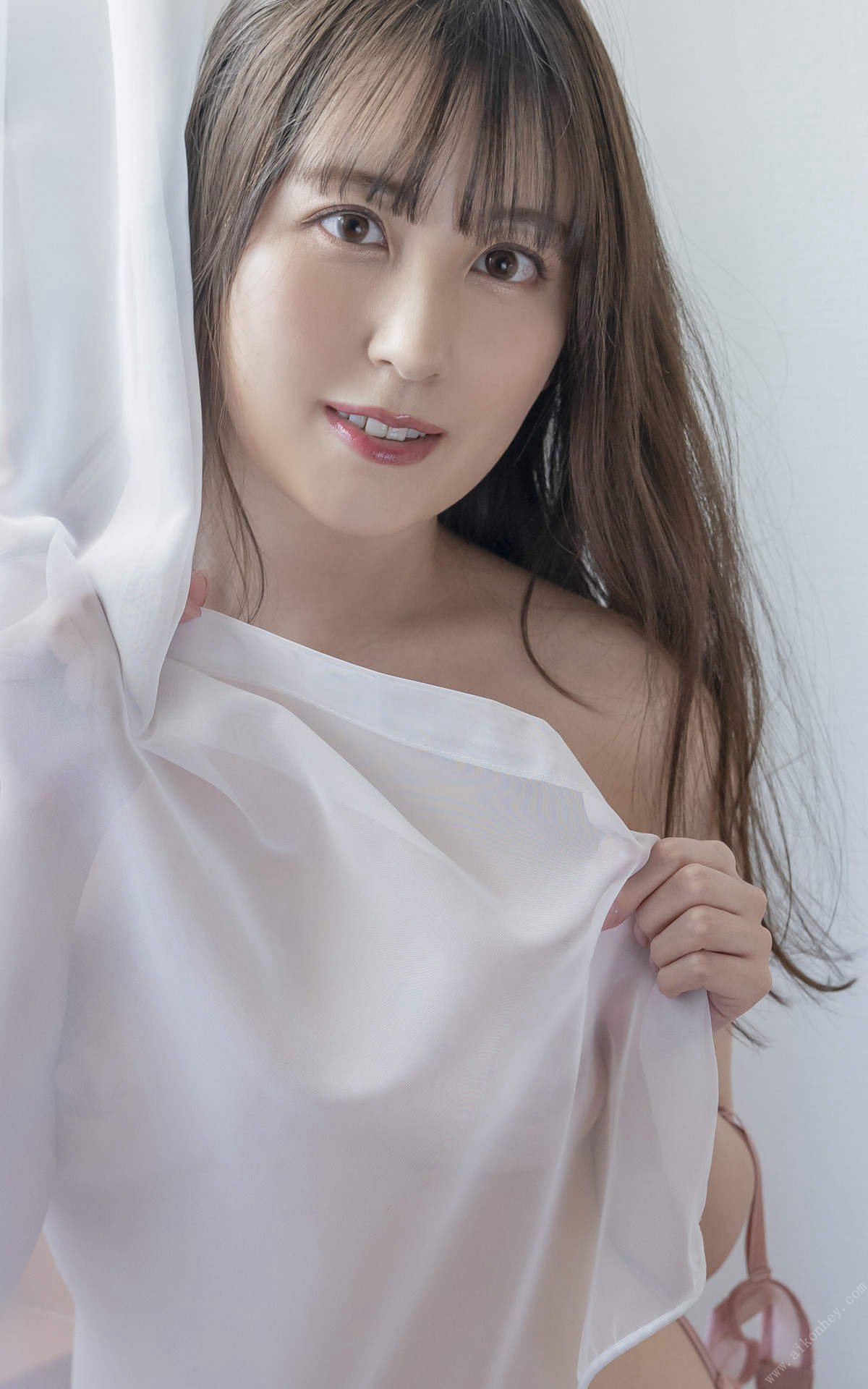 Photobook Aina Misaki 岬愛奈 Ill show them all to you Ver 2 見せてあげる Ver 2 2022 07 14 B 0094 3222449269.jpg