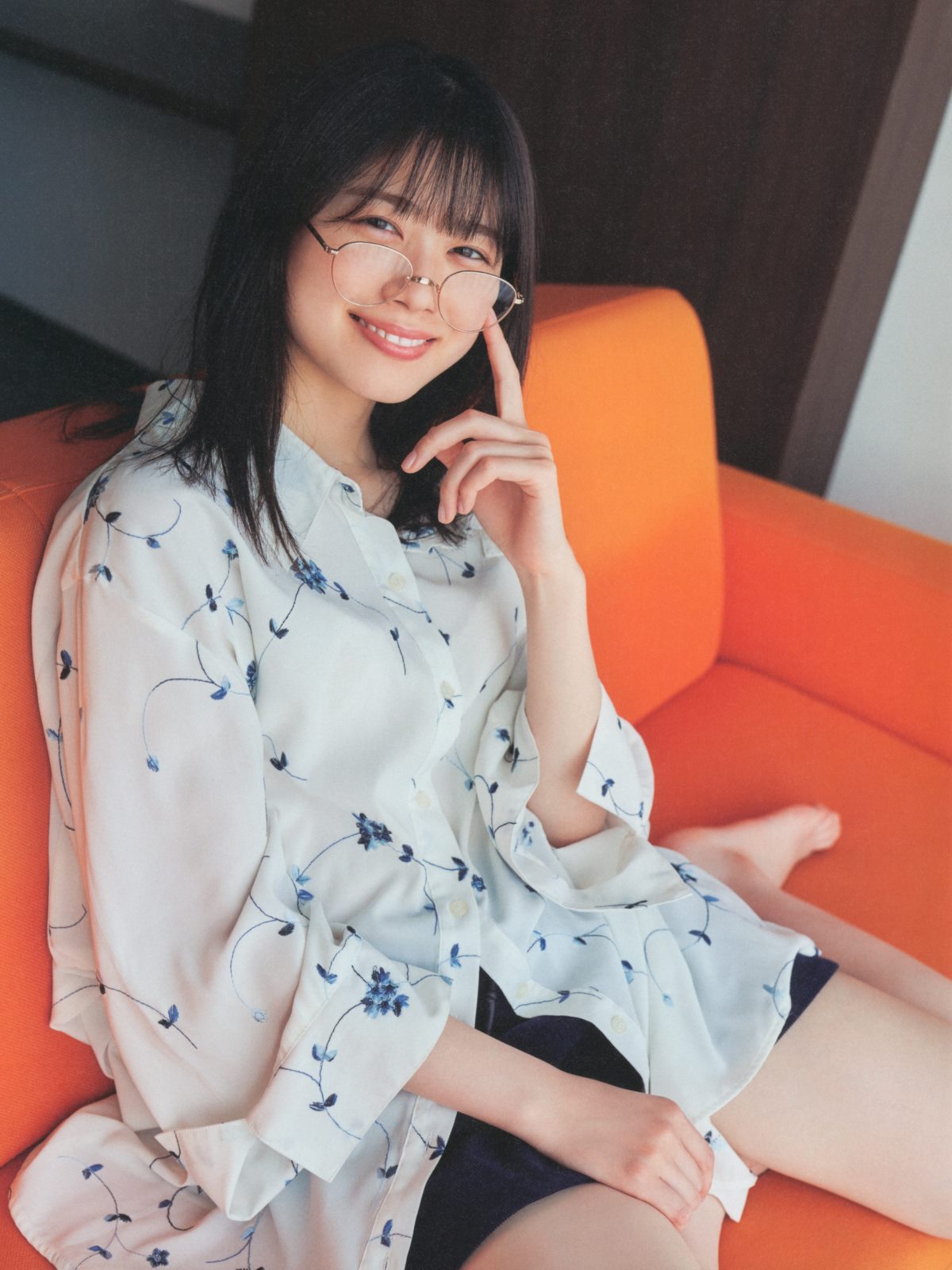 Photobook Akari Nibu 丹生明里 1st Photobook Easy Relationship やさしい関係 2022 07 26 A 0034 2629876603.jpg