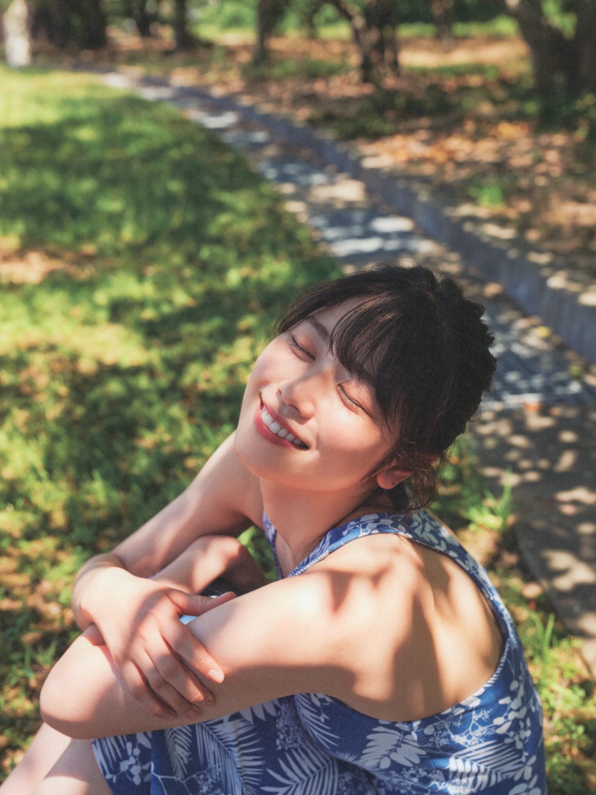 Photobook Akari Nibu 丹生明里 1st Photobook Easy Relationship やさしい関係 2022 07 26 A 0040 5649896895.jpg