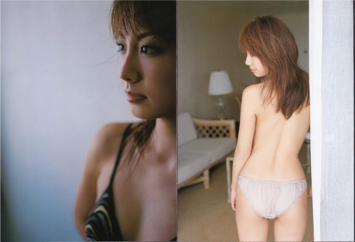 Photobook Azusa Yamamoto 山本梓 as a girl アズ ア ガール 2004 05 08 0034 7424525988.jpg