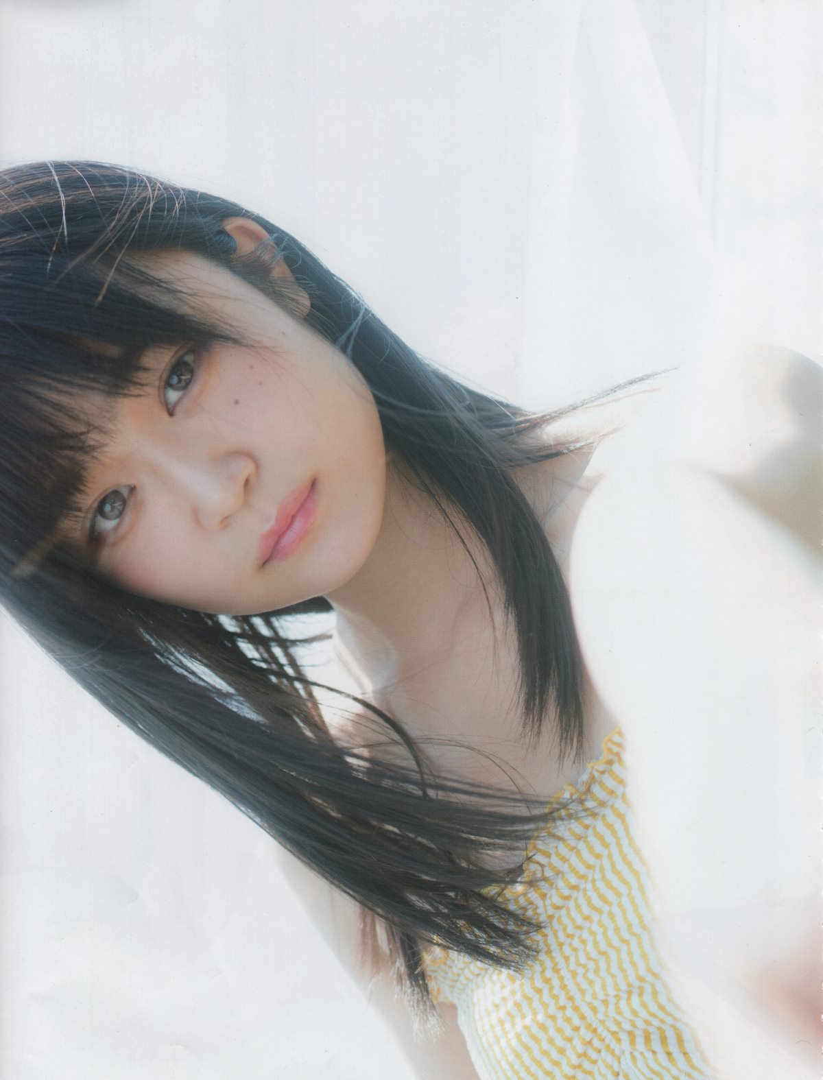 Photobook Keyakizaka46 Photobook – 21nin no Mikansei 欅坂46 ファースト写真集 21人の未完成 A 0050 1146568583.jpg