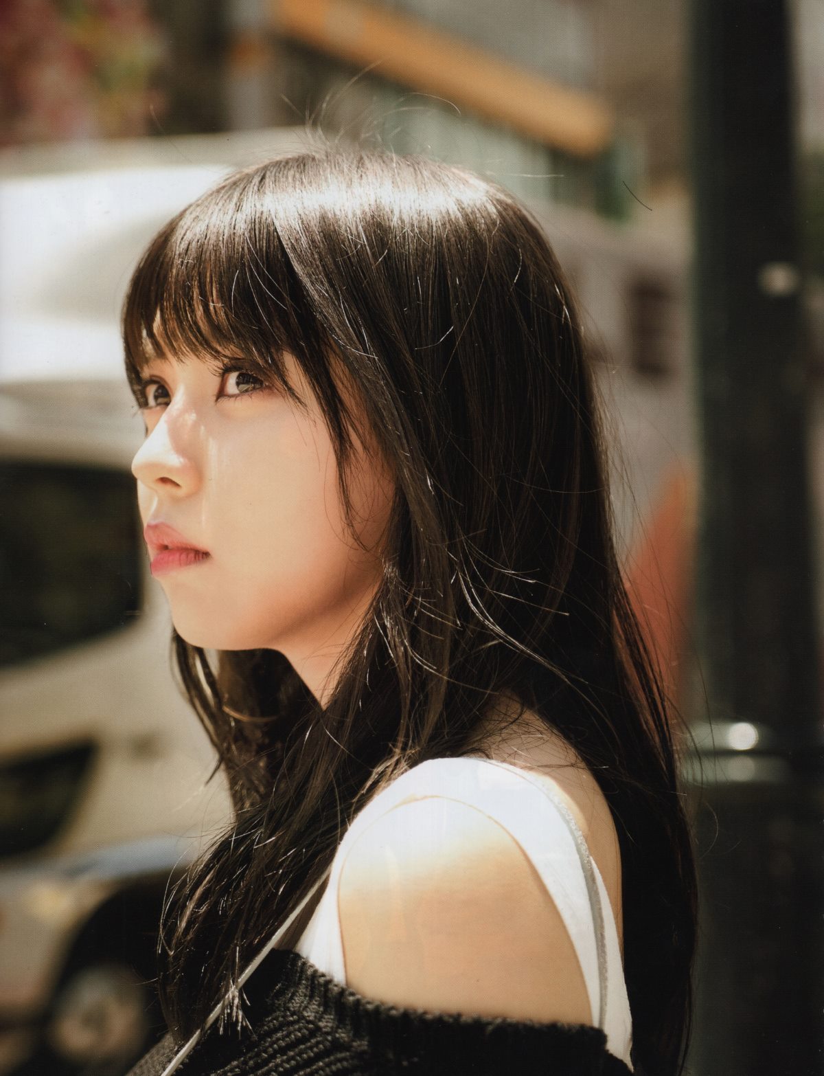 Photobook Keyakizaka46 Photobook – 21nin no Mikansei 欅坂46 ファースト写真集 21人の未完成 B 0095 3039499998.jpg