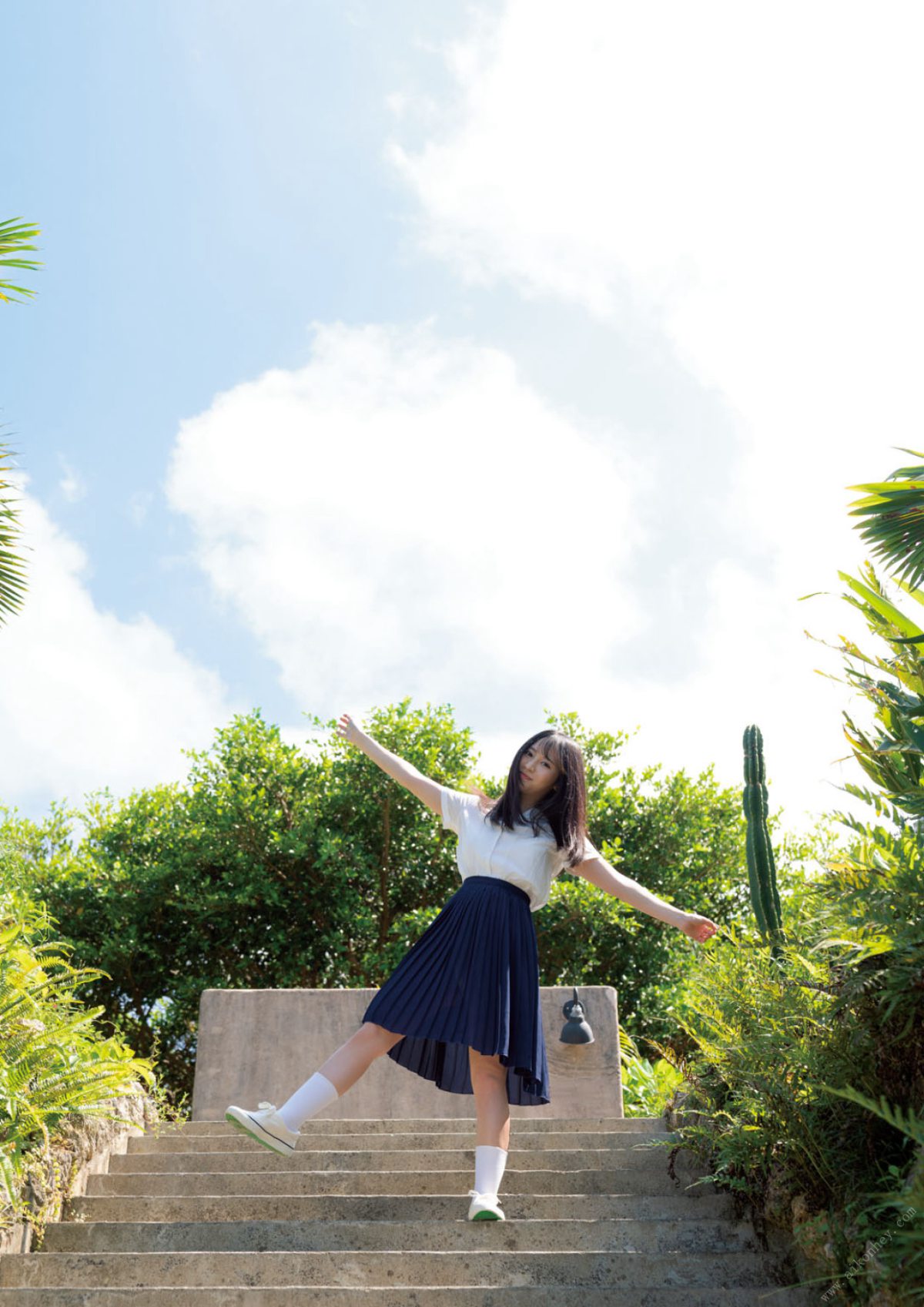 Photobook Rikka Ono 小野六花 1st Photobook First flower 初花 2020 12 01 0003 7223249182.jpg