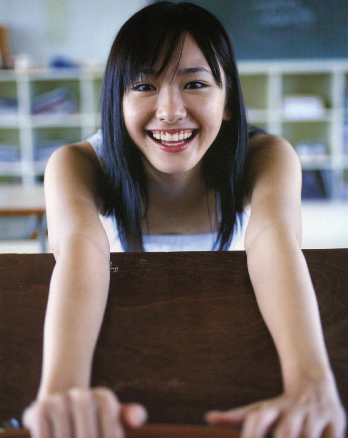 Photobook Yui Aragaki 新垣結衣 Chura Chura ちゅら ちゅら 2006 03 03 0082 7540310730.jpg