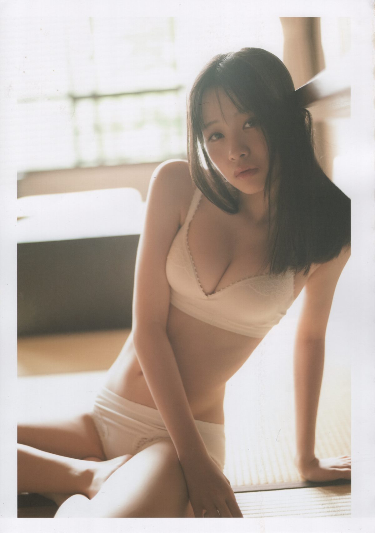 Photobook Yui Yokoyama 横山結衣 1st Photobook Immature Light 未熟な光 2021 02 22 0042 9387469582.jpg