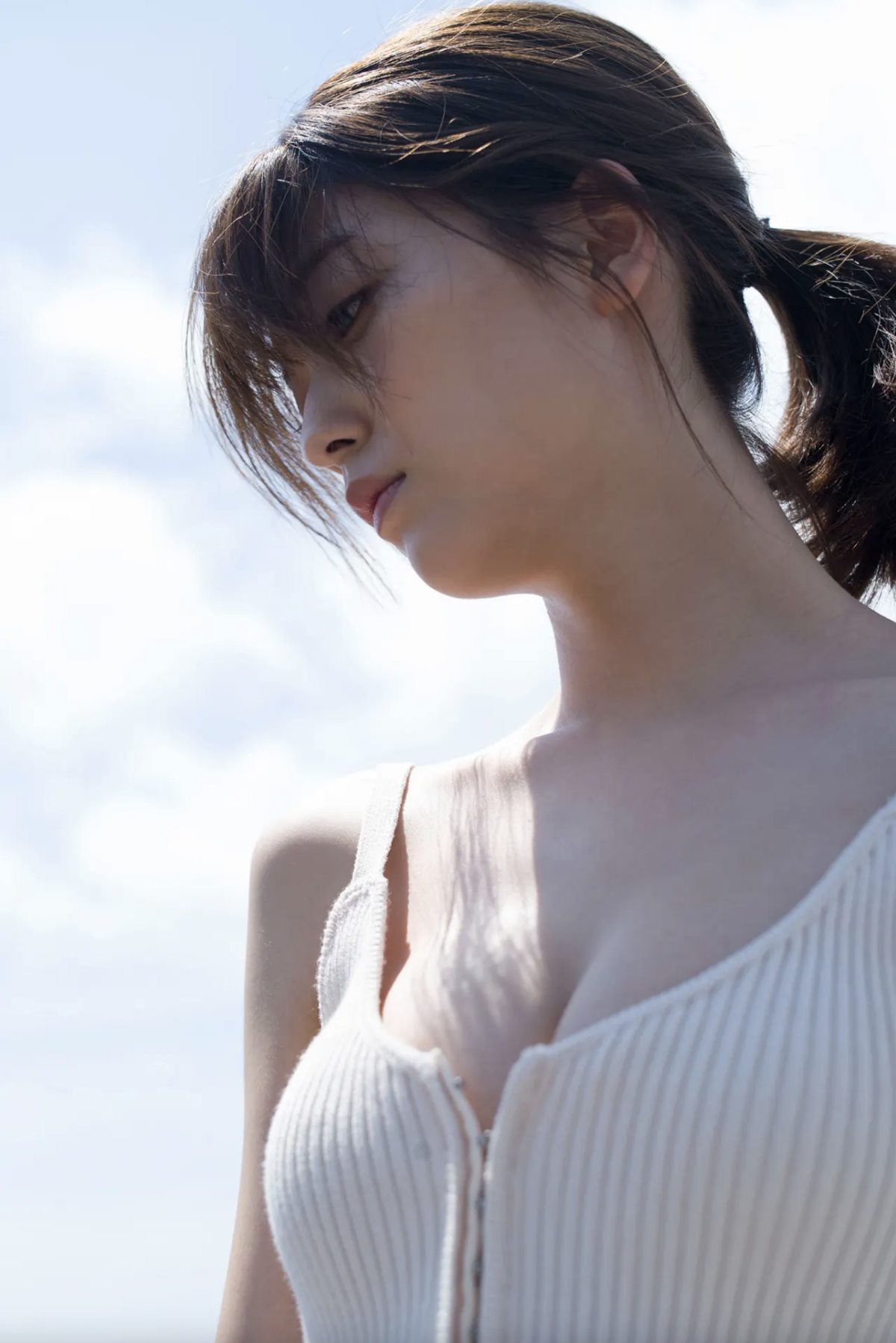 Photobook 工藤美桜 センチメンタルな柔肌 FRIDAYデジタル写真集 No Watermark 0060 3380931759.jpg