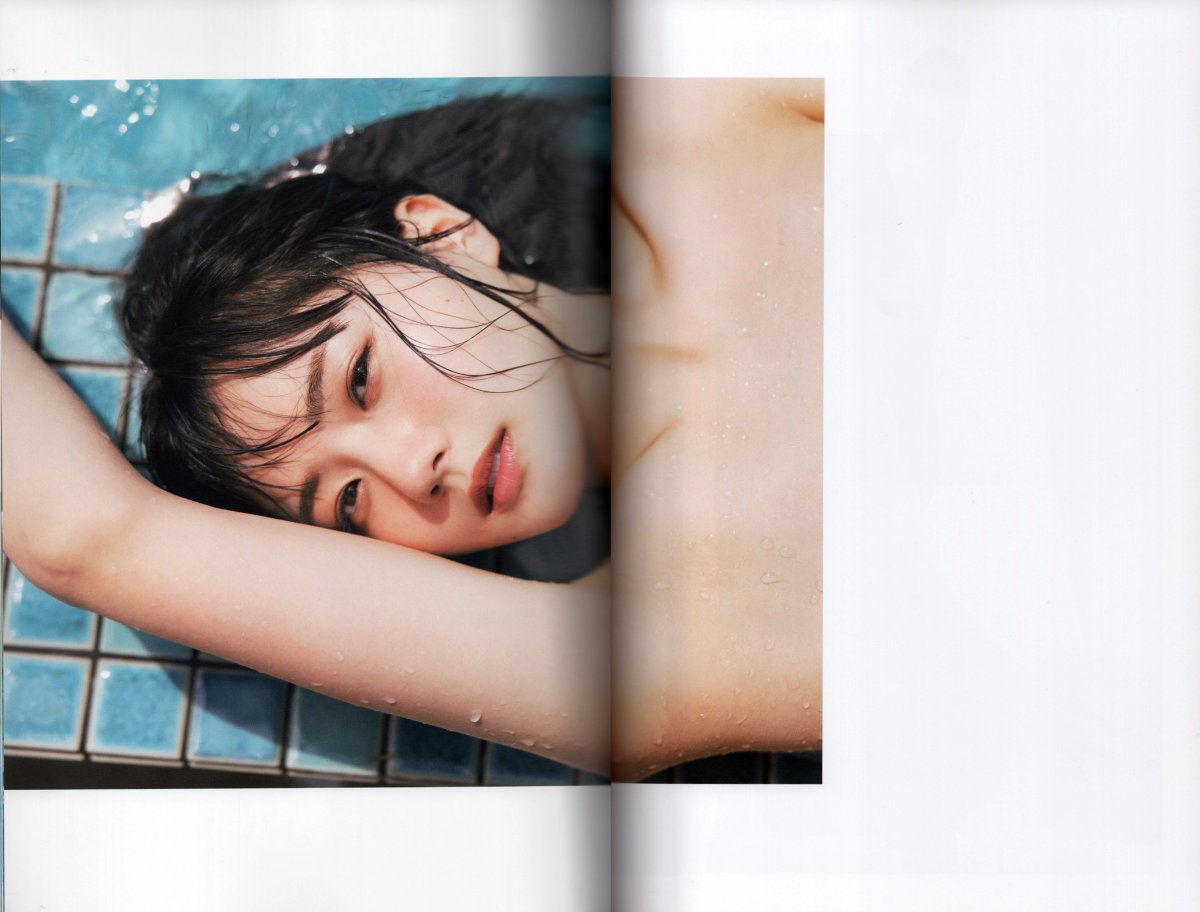 Photobook 瀧野由美子1st写真集 君のことをまだよく知らない 0069 3087822190.jpg