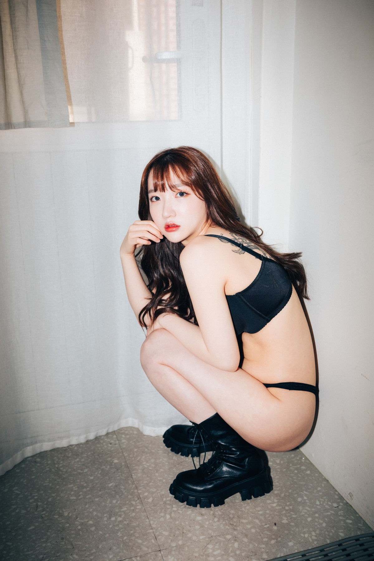 Loozy Maximum Vol 2 Son Ye Eun 손예은 0040 8598139635.jpg