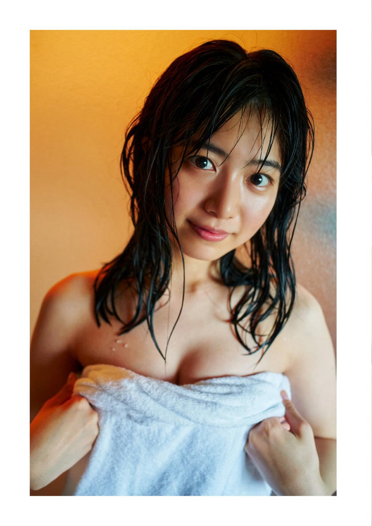 B L T Photobook 2022 09 16 Rio Yoshida 吉田莉桜 Winter Tenderness 冬の花 0051 3338589931.jpg