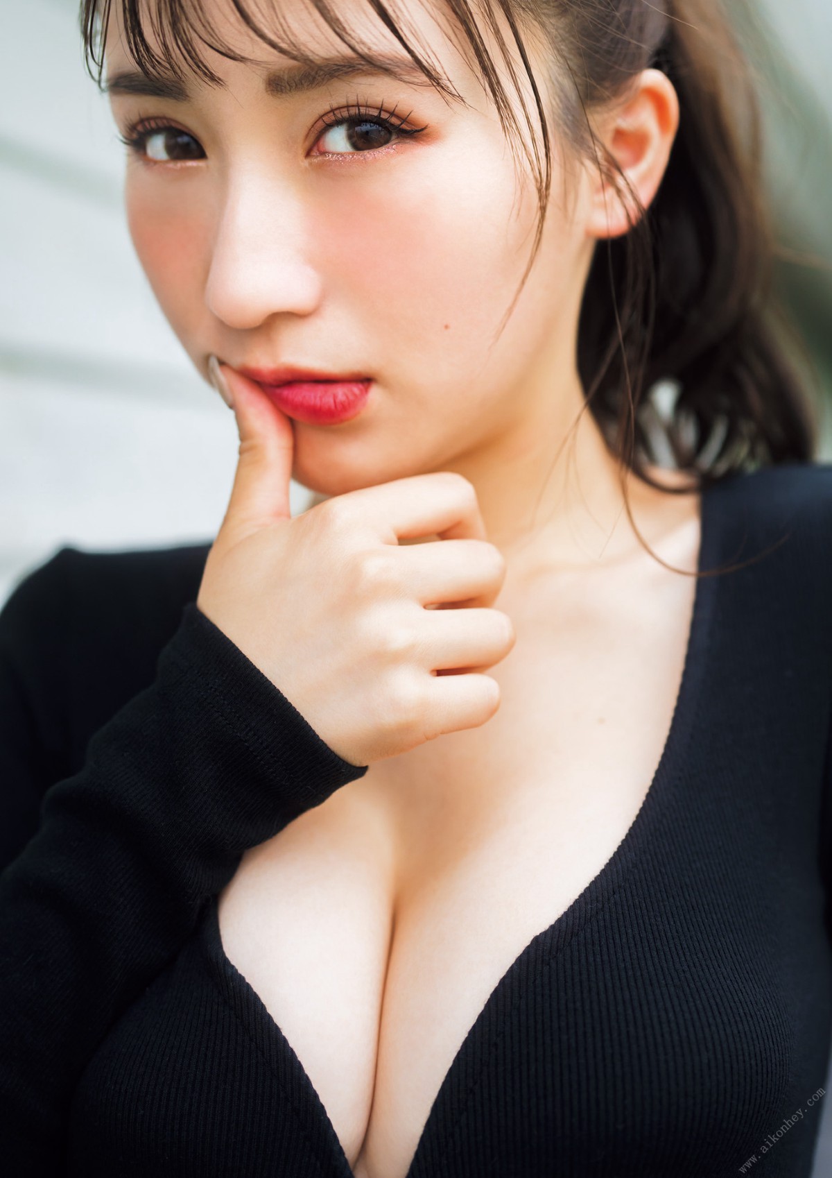 Photobook 2022 09 22 Ema Ito 伊藤愛真 1st Photobook Soleil ソレイユ A 0069 4396500946.jpg