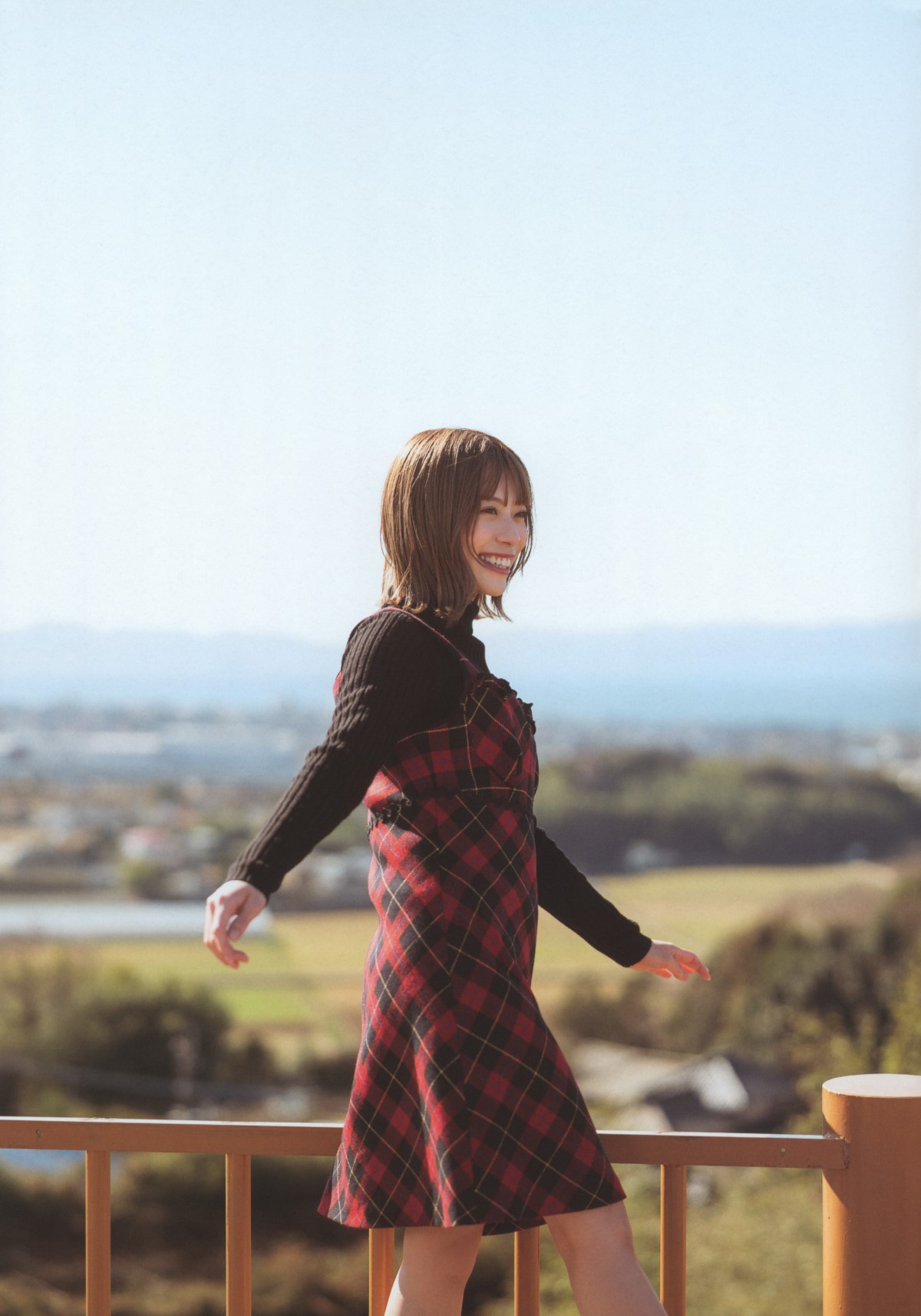 Photobook 日向坂46 東村芽依1st写真集 見つけた A 0009 6361327683.jpg