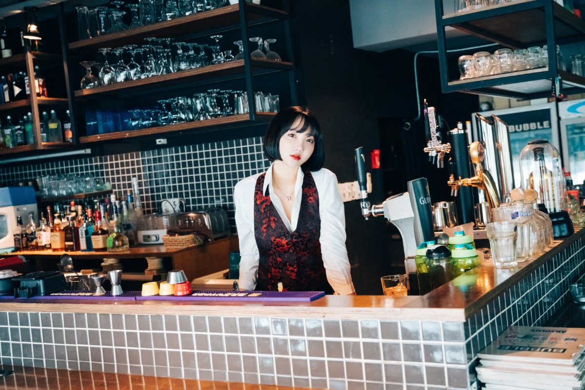 Loozy Son Ye Eun 손예은 Tainted Love Bar 0001 3039535526.jpg