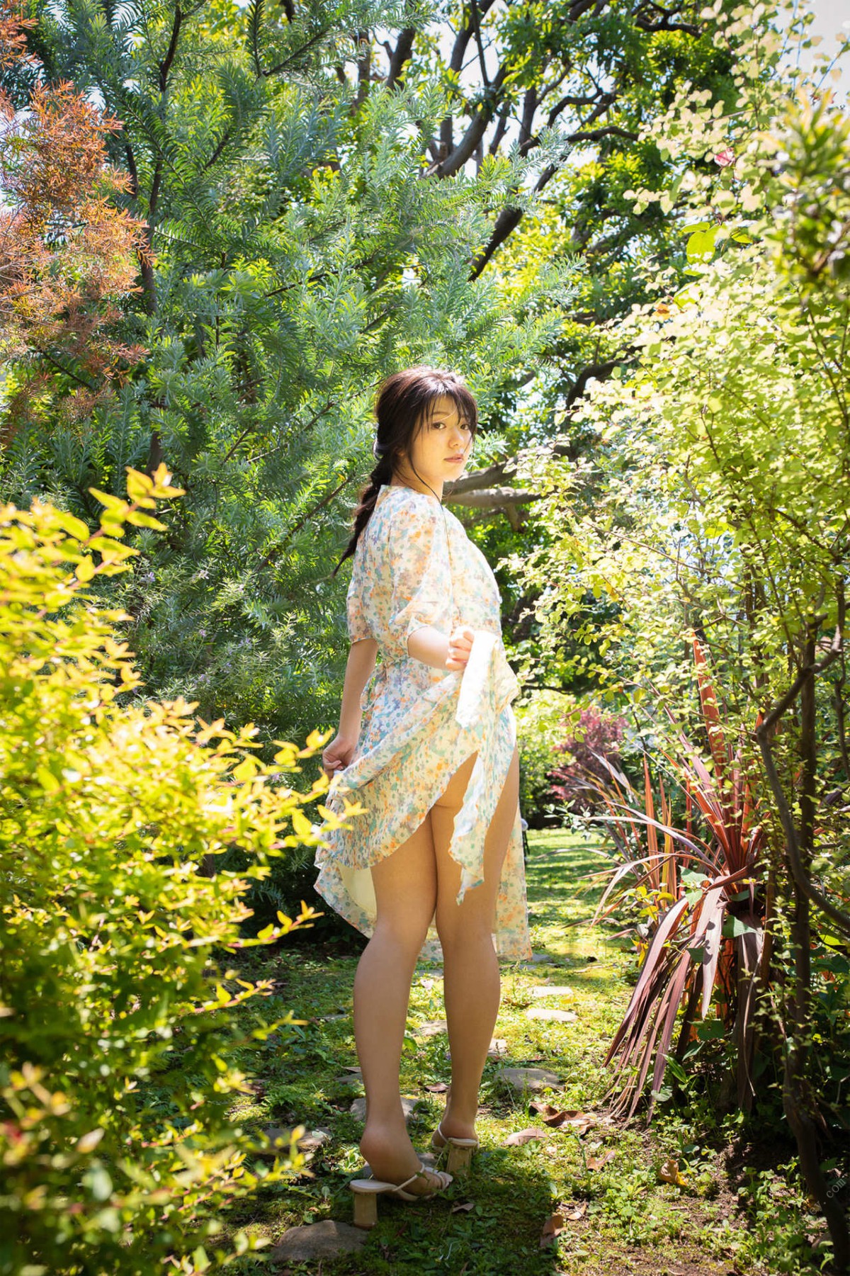 Photobook 2022 10 24 Yamada Kana 山田かな Sensual White Weekly Contemporary Digital Photo Collection 0064 7011960127.jpg