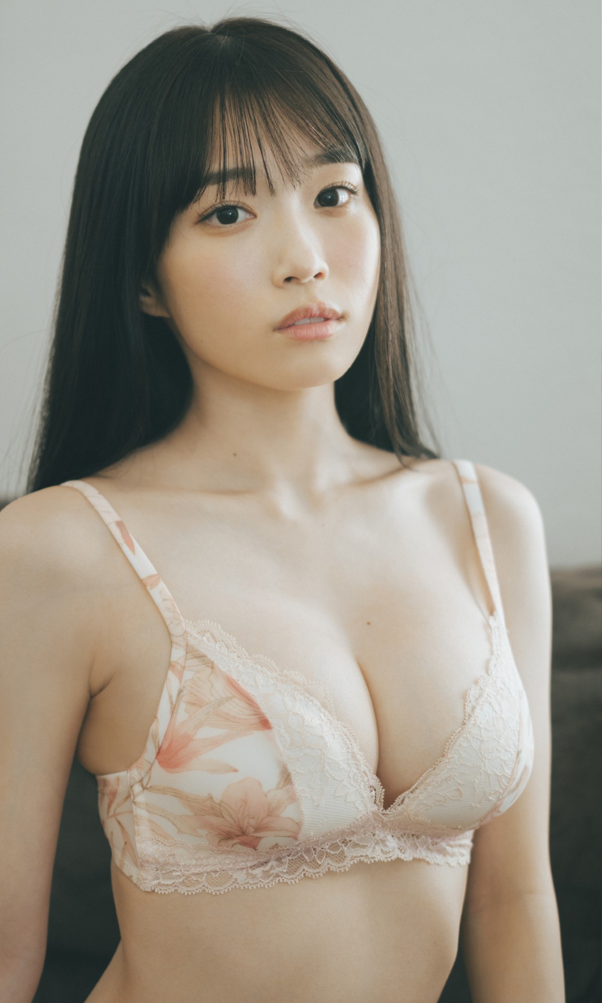 Photobook 2022 10 31 Miyu Kishi 岸みゆ Surprise 0013 1818872961.jpg