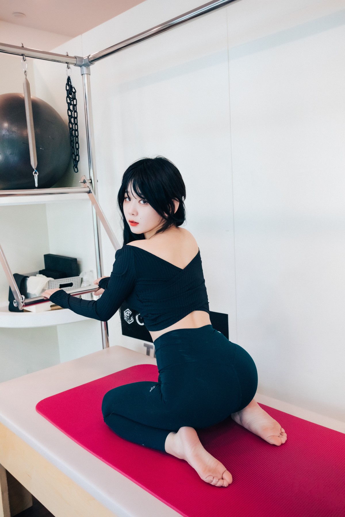 Loozy Zia 지아 Pilates Instructor Full Ver A 0021 4147169207.jpg