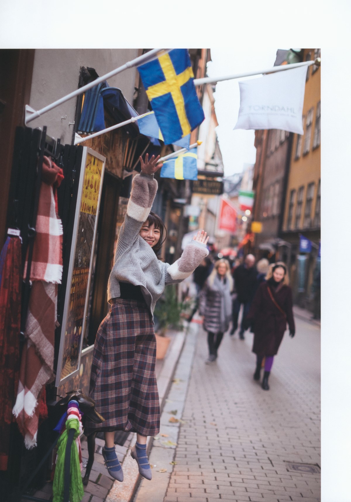 Photobook 2018 12 27 Hinako Kitano 北野日奈子 Nogizaka46 1st Photobook Air Color 0034 8424341237.jpg