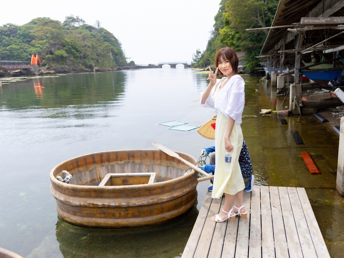 Photobook 2022 10 14 Asuna Kawai 河合あすな On That Island Where I Spent Time With You 0021 1157616039.jpg