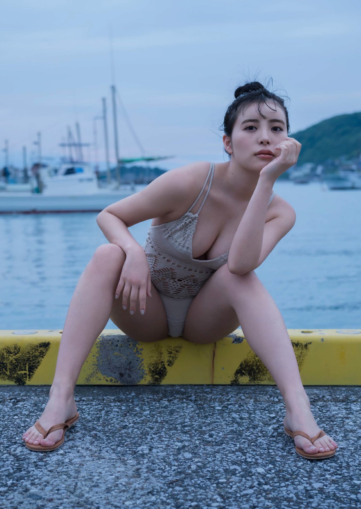 Photobook 2022 11 17 Hana Takeuchi 竹内花 At That Time At That Place 0003 6848236992.jpg