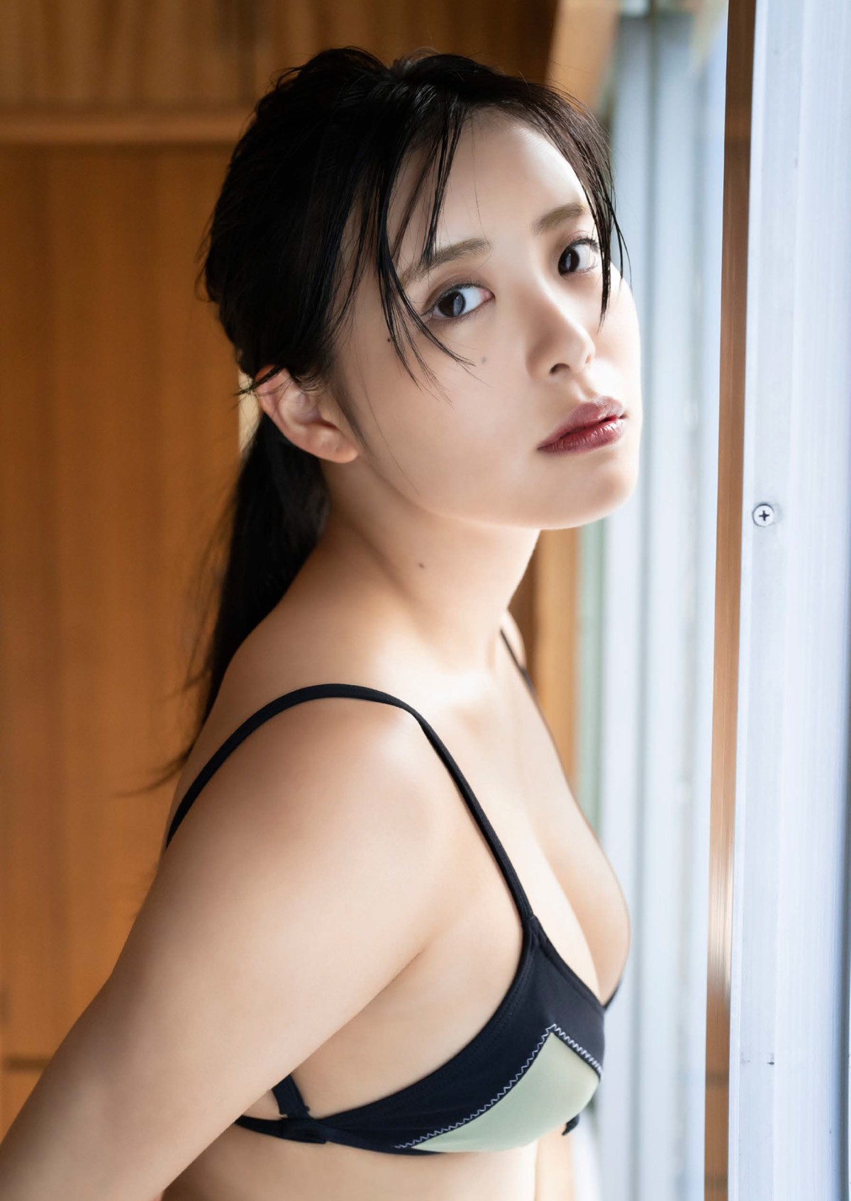 Photobook 2022 11 17 Hana Takeuchi 竹内花 At That Time At That Place 0007 4699326216.jpg