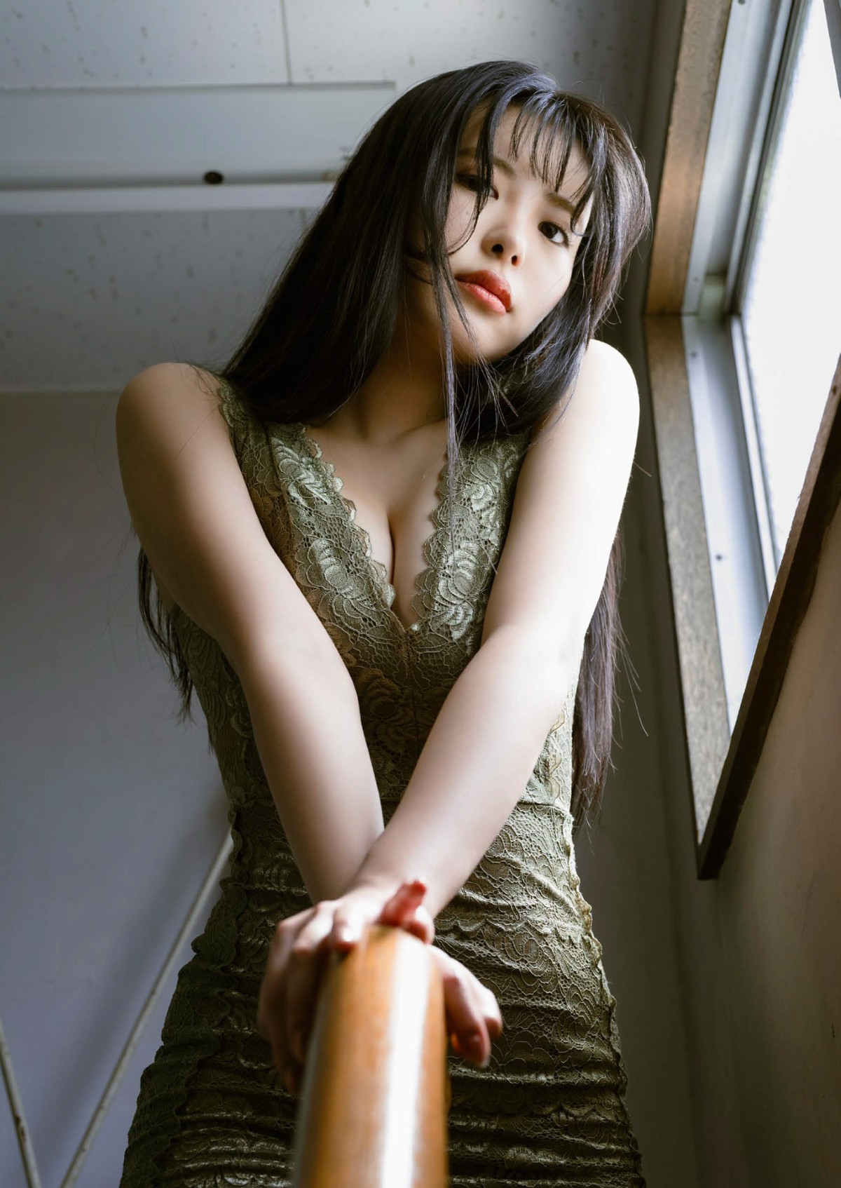 Photobook 2022 11 17 Hana Takeuchi 竹内花 At That Time At That Place 0013 0938729731.jpg