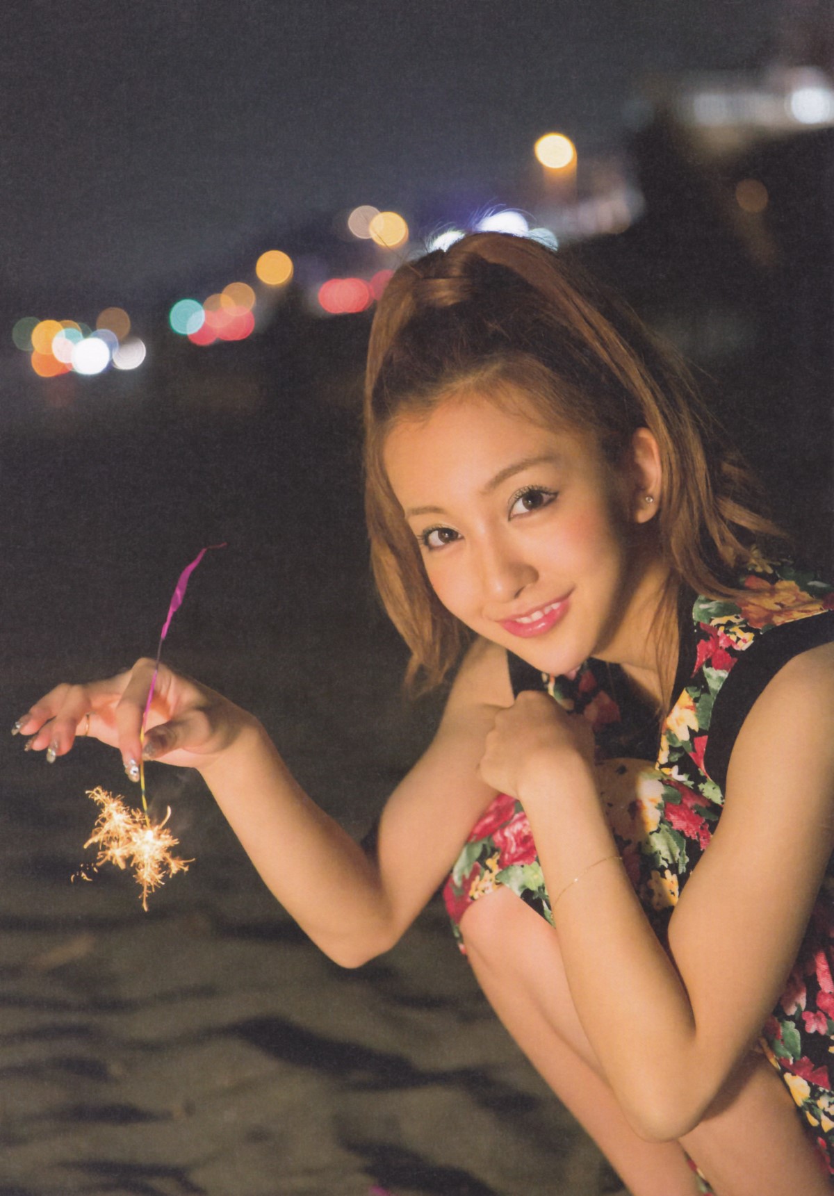 Photobook Tomomi Itano 板野友美 KB48 Graduation Commemorative Photobook Tomochin 0006 9463961483.jpg