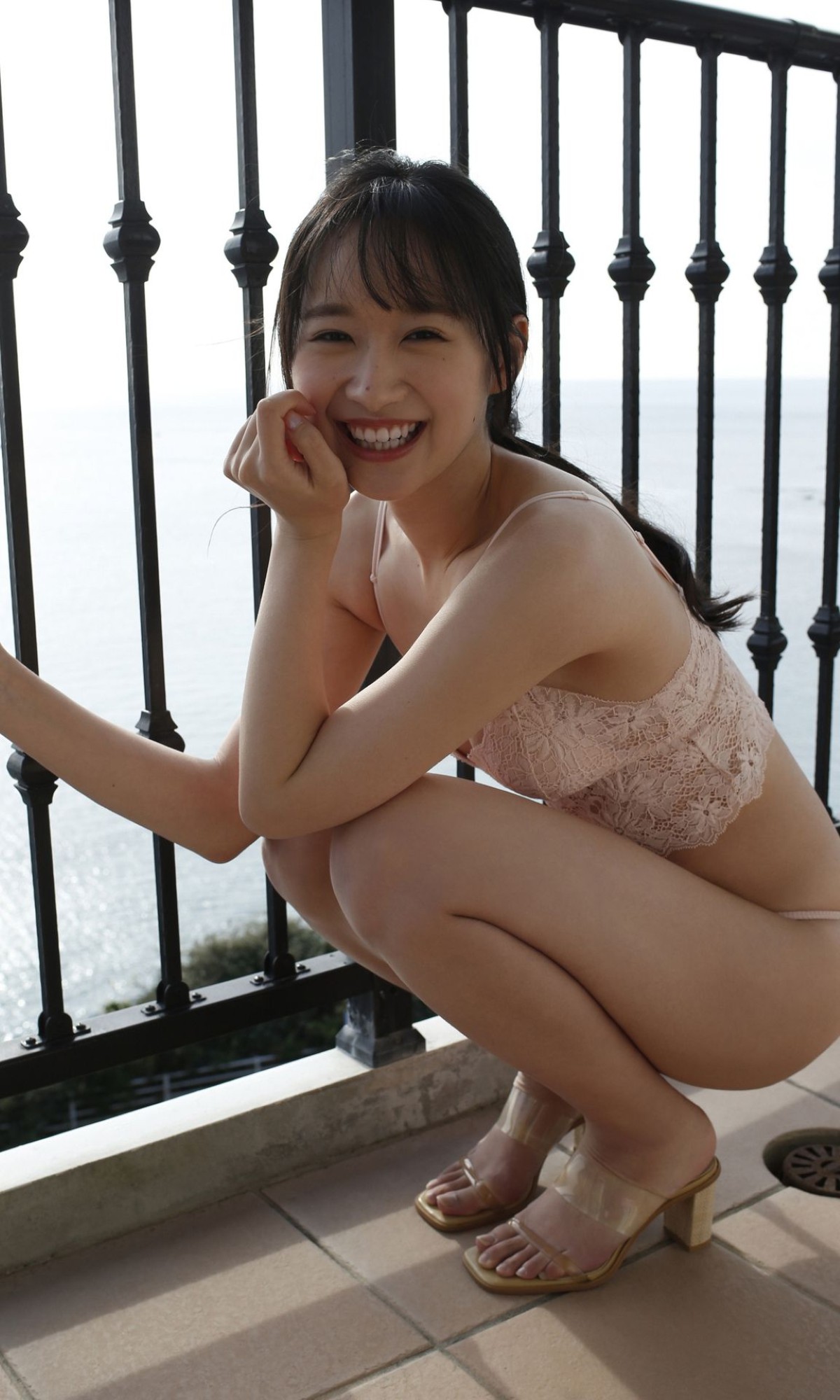 Weekly Photobook Yui Tsuji 辻優衣 Living In Oita Prefecture A Leisurely Girl 0029 0891482711.jpg
