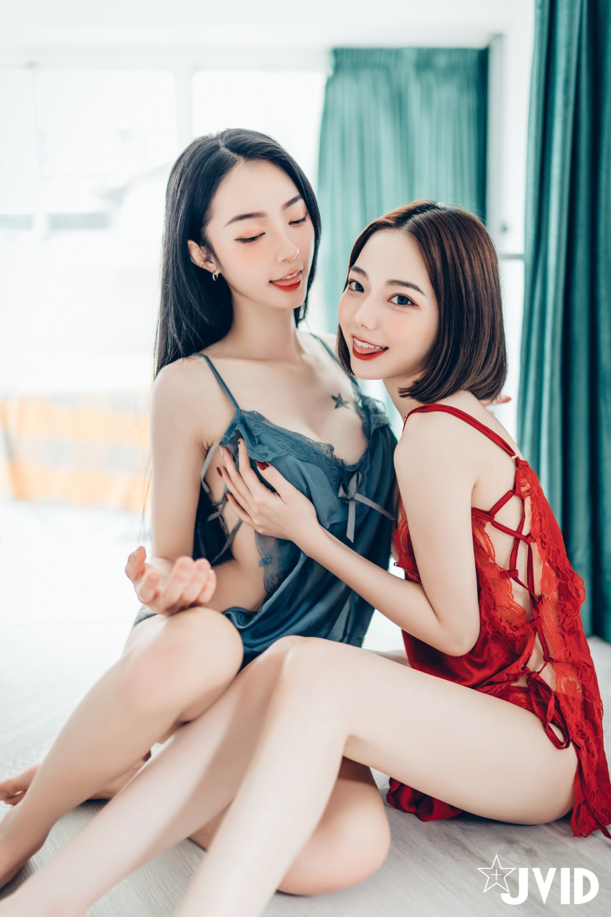 JVID 2022 02 14 Piao Piao 飄飄 And Jiu Jiu 啾啾 Celebrate Valentines Day With Goddess Sisters A 0045 0548862431.jpg