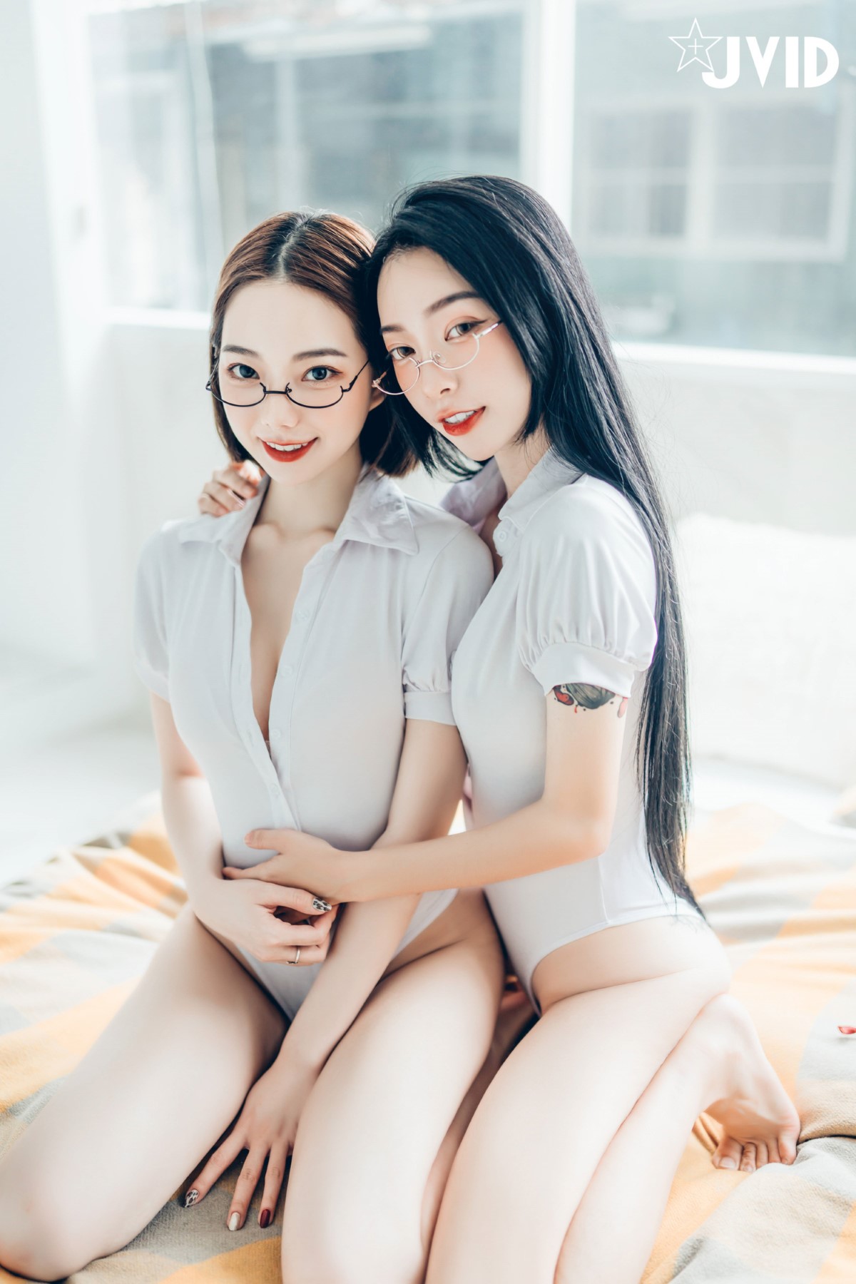 JVID 2022 02 14 Piao Piao 飄飄 And Jiu Jiu 啾啾 Celebrate Valentines Day With Goddess Sisters B 0041 0349526935.jpg