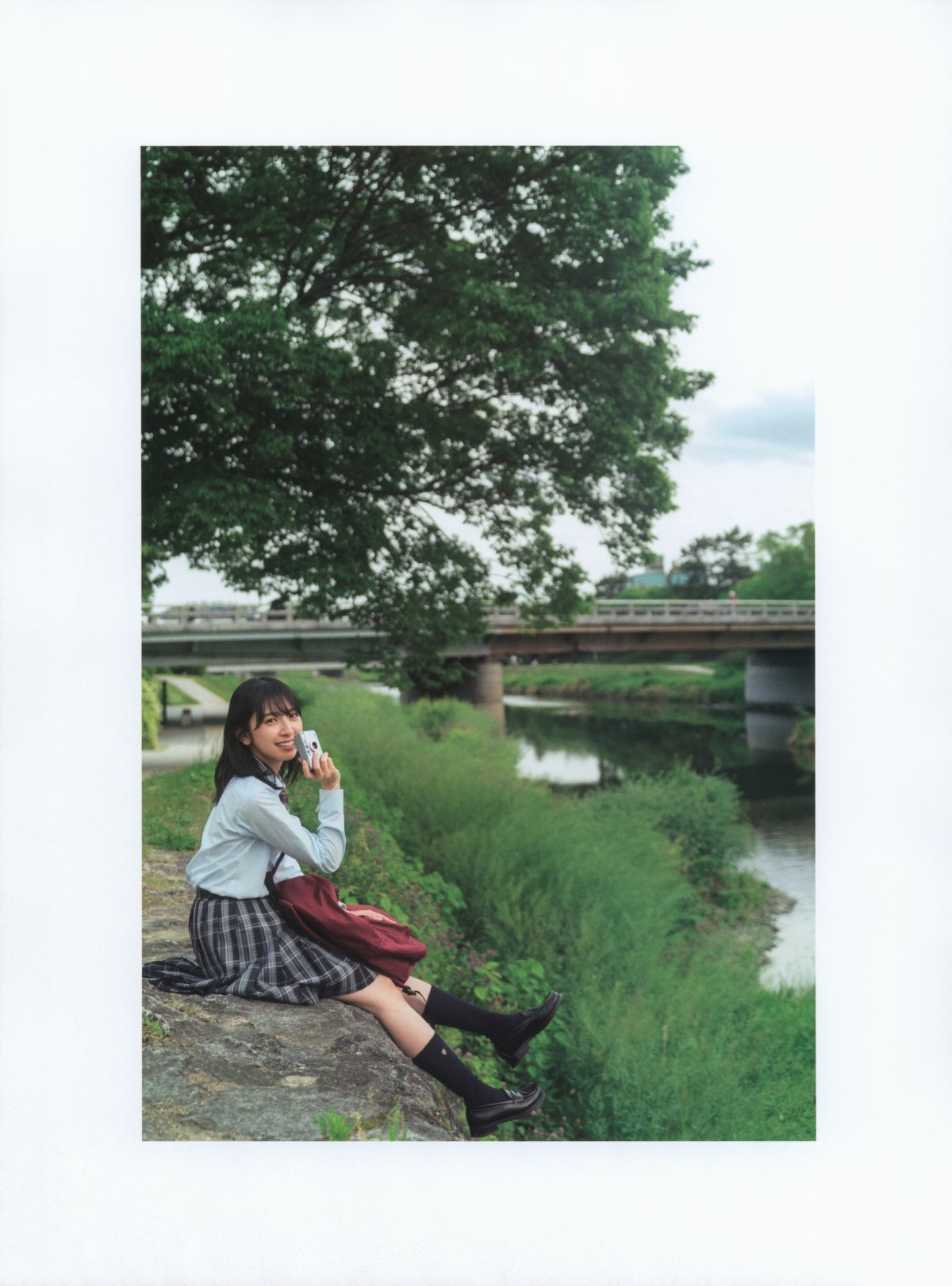 Photobook 2022 12 20 Miku Kanemura 金村美玖 1st Photobook Compass B 0010 0858224608.jpg