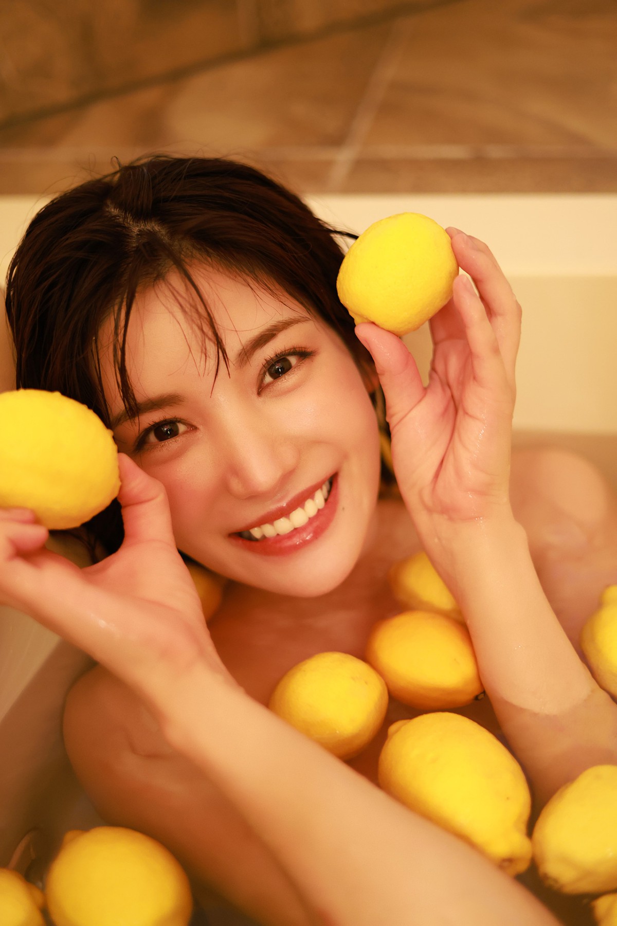 Photobook Tanaka Lemon 田中レモン Splash 0064 3239523622.jpg
