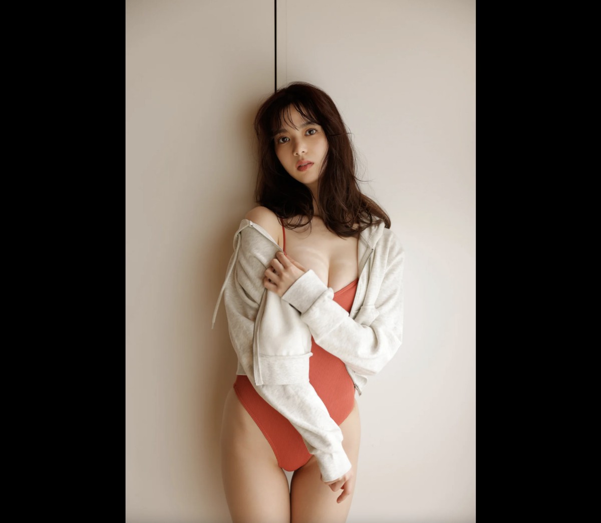 FRIDAYデジタル写真集 2023 01 19 Riko Matsudaira 松平璃子 Glossy And Sexy Vol 1 0016 5404494459.jpg