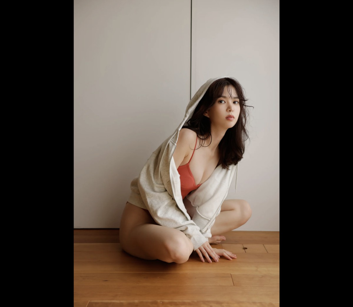 FRIDAYデジタル写真集 2023 01 19 Riko Matsudaira 松平璃子 Glossy And Sexy Vol 1 0020 6903224236.jpg
