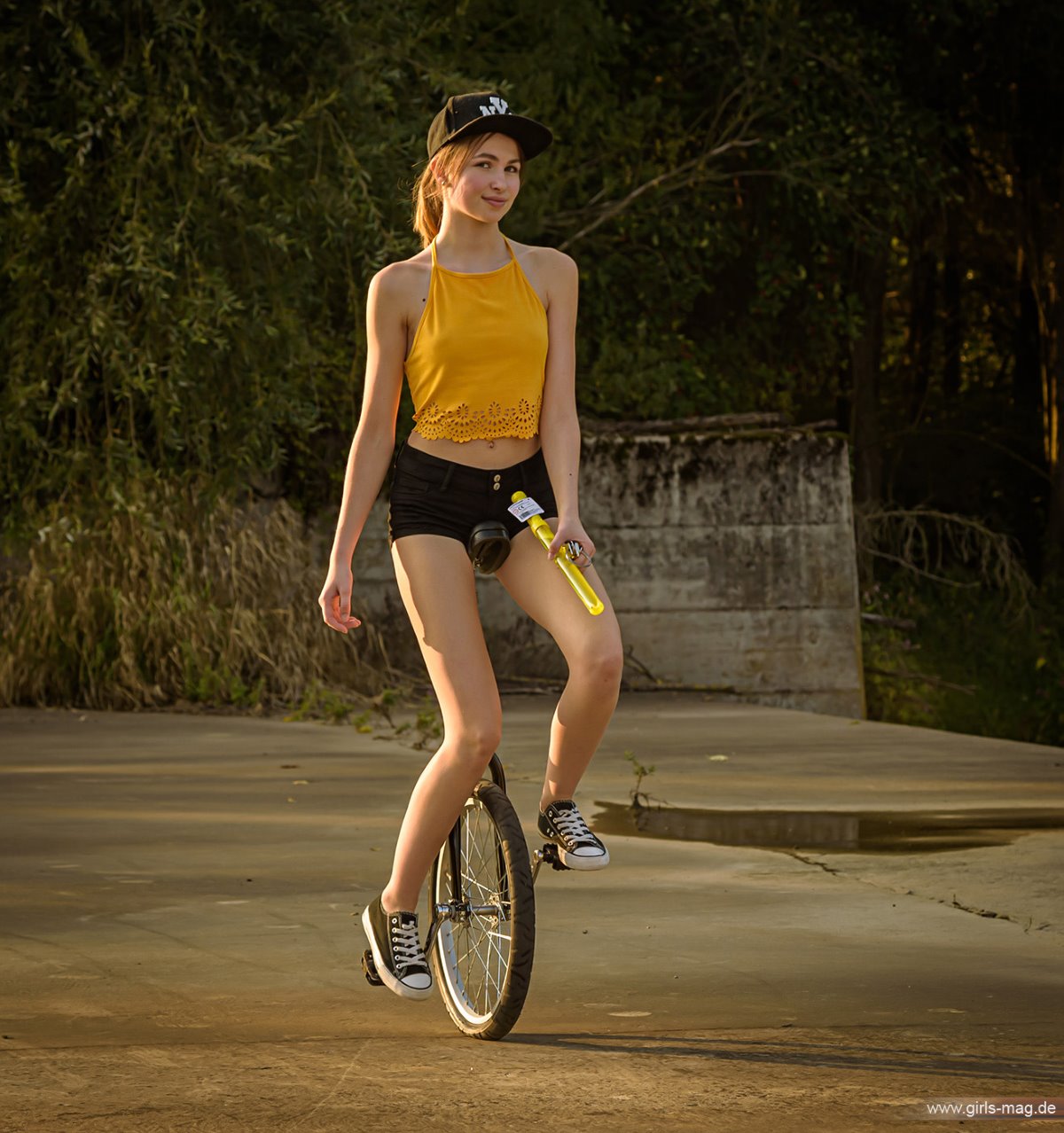 Girls Mag Annika Bubbles on a Unicycle 0034 8874738628.jpg