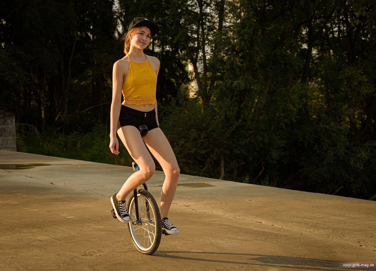 Girls Mag Annika Bubbles on a Unicycle 0039 9175491123.jpg