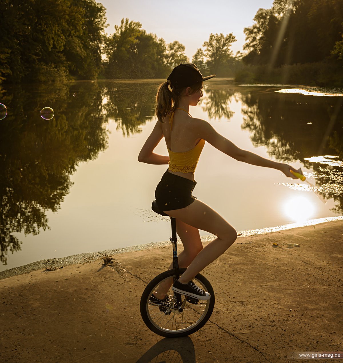 Girls Mag Annika Bubbles on a Unicycle 0098 4348756111.jpg